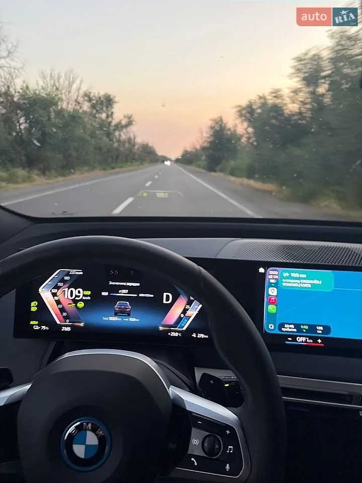 BMW iX xDrive40 M-Sport — 4