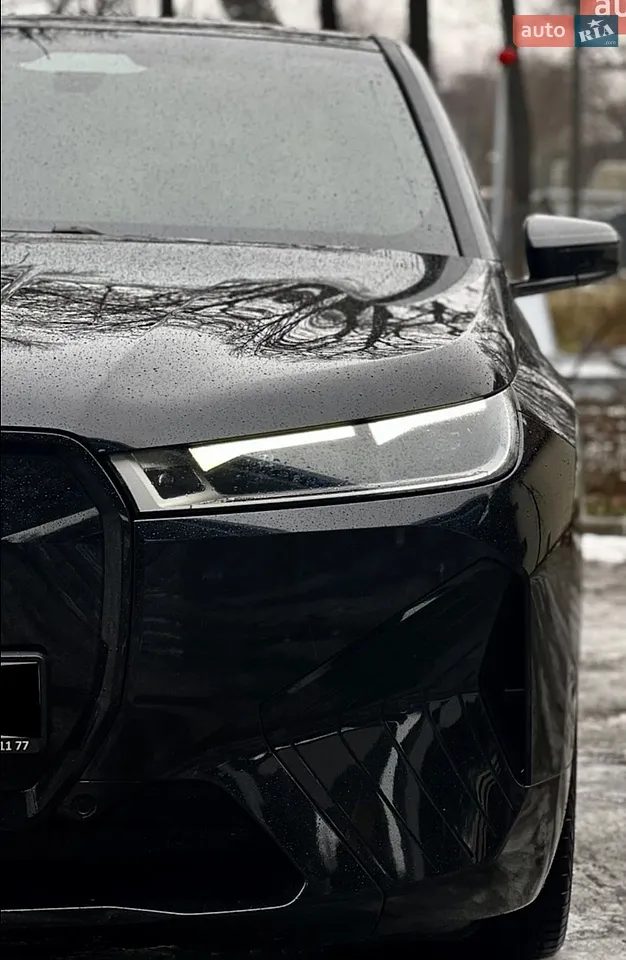 BMW iX xDrive40 M-Sport — 6