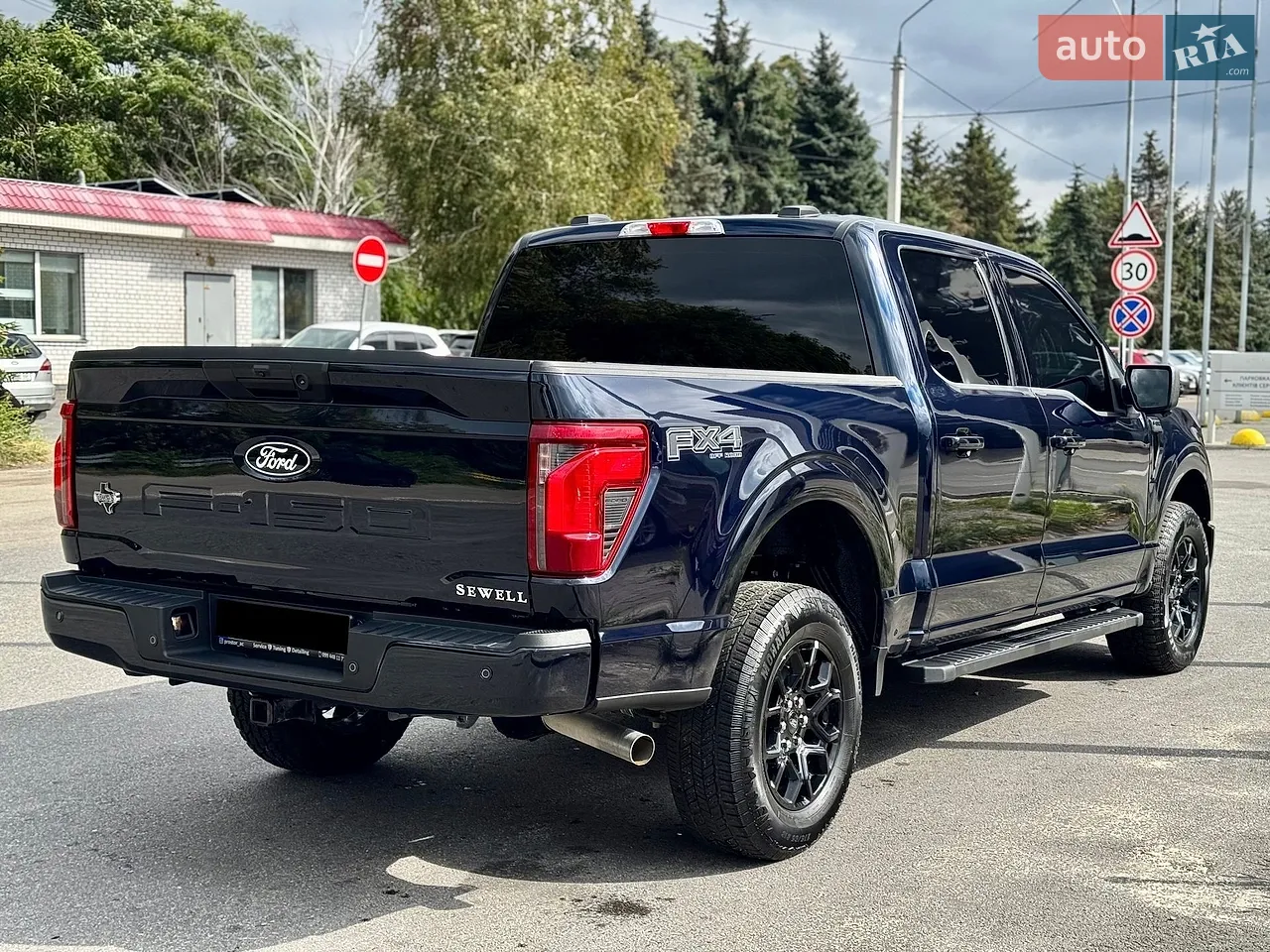Ford F-150, 2024 — 8