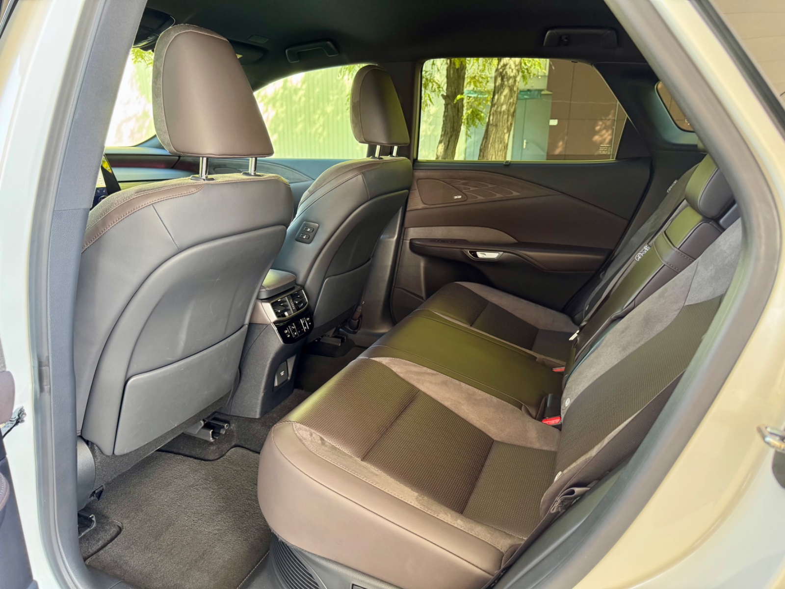 Lexus RX, 2023 — 20